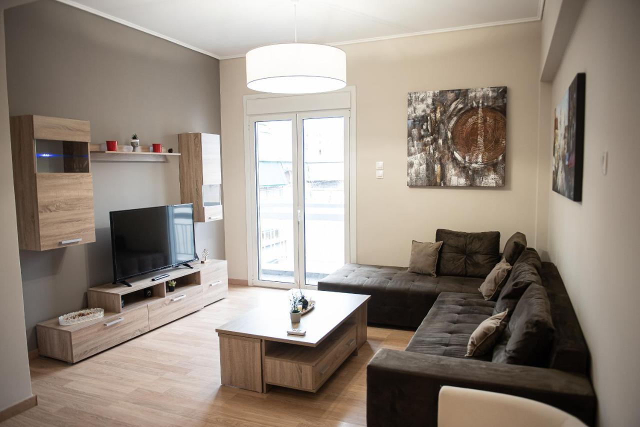 Spacious Renovated Flat 10min To Metro Station Apartment Athens