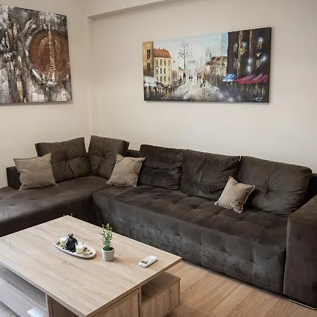 Spacious Renovated Flat 10Min To Metro Station Athens Exterior photo