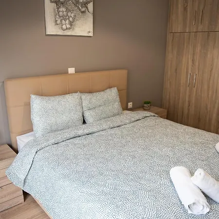 Spacious Renovated Flat 10Min To Metro Station Athens Exterior photo