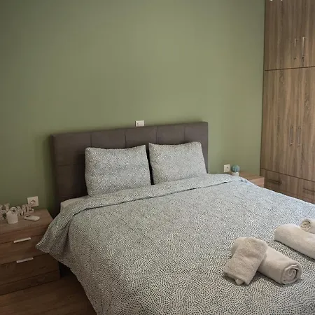 Spacious Renovated Flat 10Min To Metro Station Athens Exterior photo