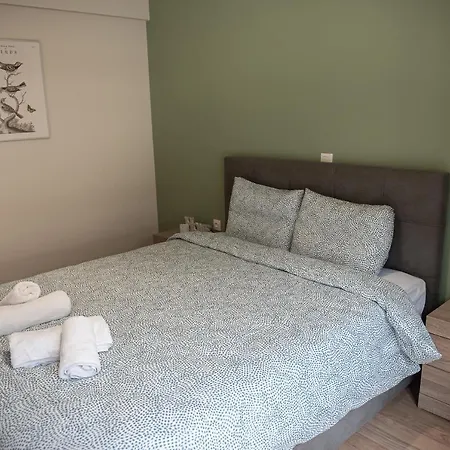 Spacious Renovated Flat 10Min To Metro Station Athens Exterior photo